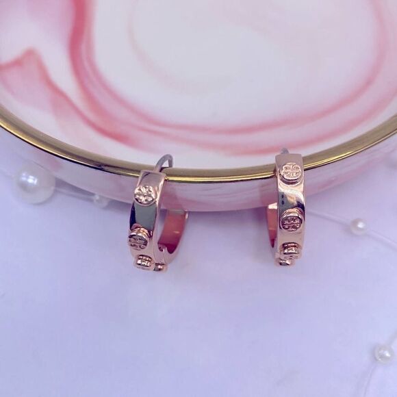 NWOT  Tory Burch Rose Gold Small Raised Logo Hoop Earrings - Picture 3 of 6